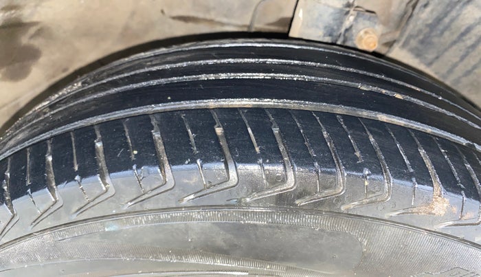 2022 Maruti New Wagon-R LXI CNG 1.0, CNG, Manual, 1,09,976 km, Right Front Tyre Tread