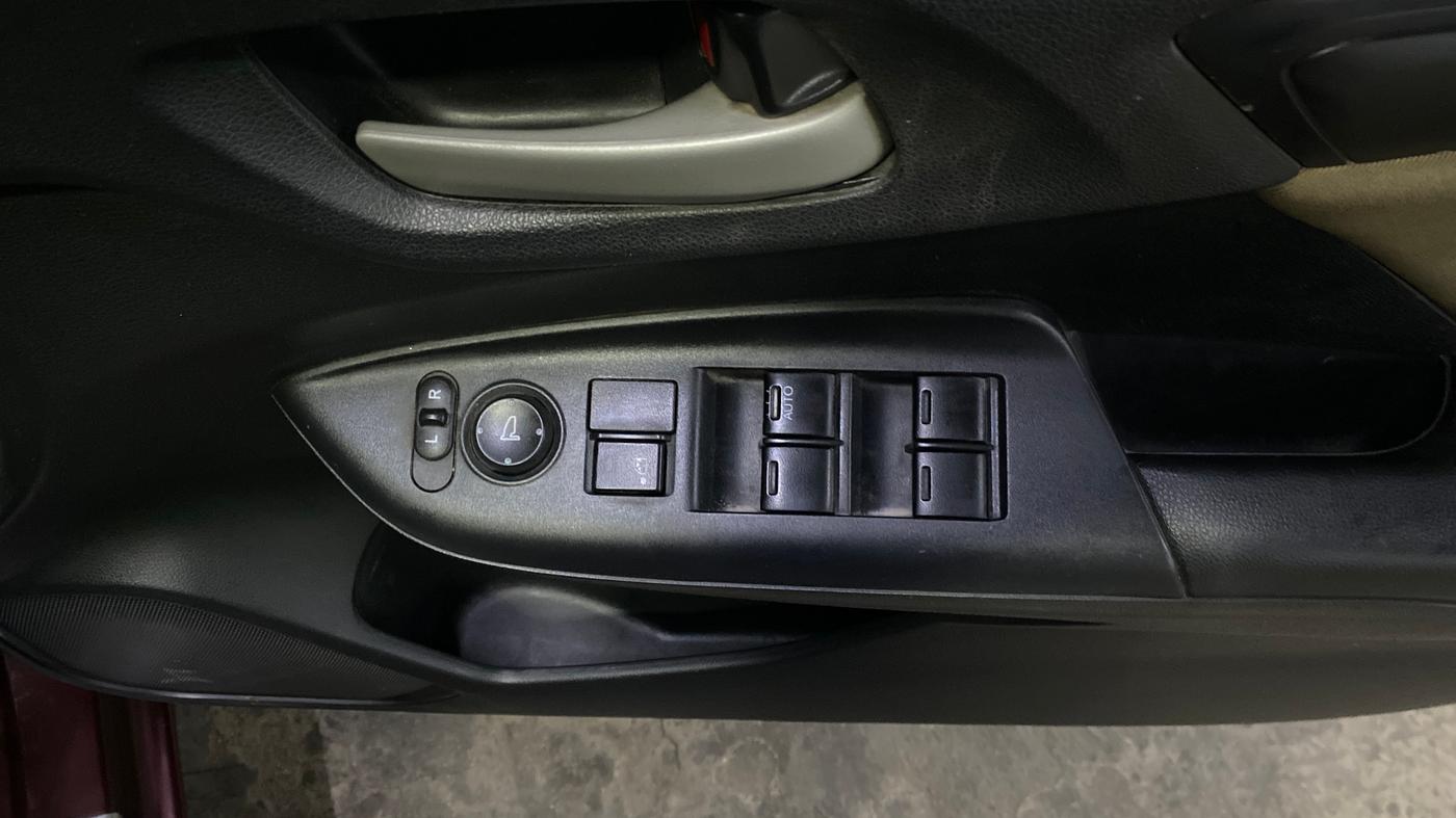 2017 Honda Jazz 1.5L I-DTEC SV, Diesel, Manual, 89,782 km, Driver Side Door Panels Control