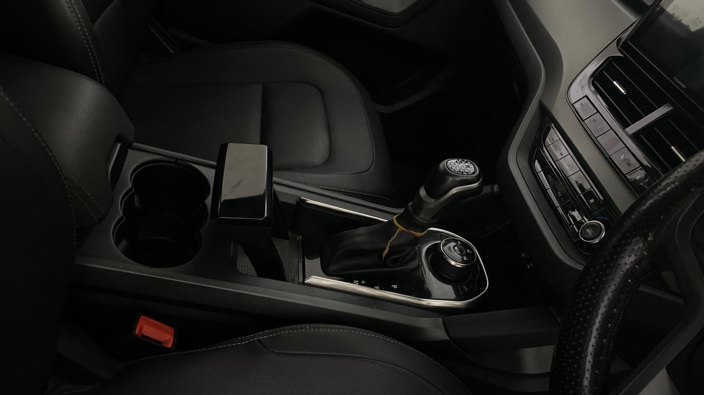 2021 Tata Harrier XZA PLUS 2.0L DARK EDITION, Diesel, Automatic, 81,743 km, Gear Lever