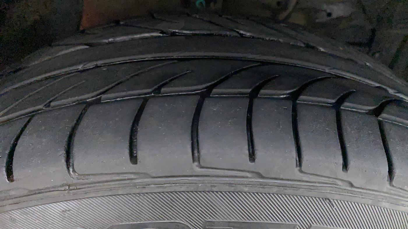 2016 Maruti Vitara Brezza VDI, Diesel, Manual, 83,018 km, Right Front Tyre Tread