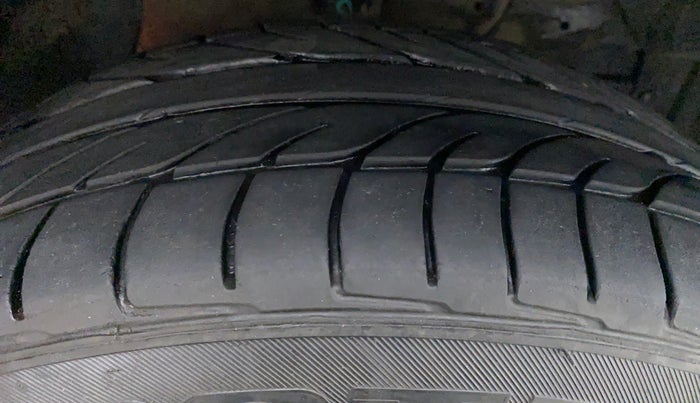 2016 Maruti Vitara Brezza VDI, Diesel, Manual, 83,018 km, Right Front Tyre Tread