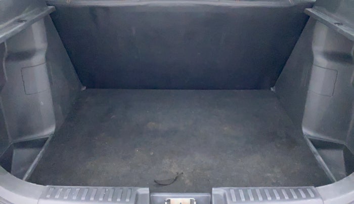 2016 Maruti Vitara Brezza VDI, Diesel, Manual, 83,018 km, Boot Inside
