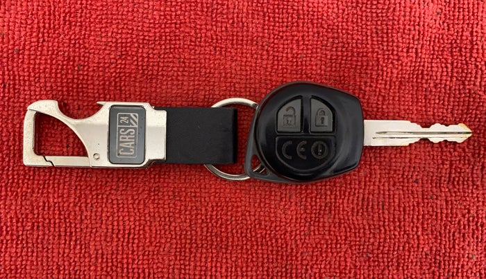 2016 Maruti Vitara Brezza VDI, Diesel, Manual, 83,018 km, Key Close Up