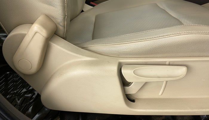 2015 Volkswagen Vento HIGHLINE 1.2 TSI AT, Petrol, Automatic, 46,343 km, Driver Side Adjustment Panel