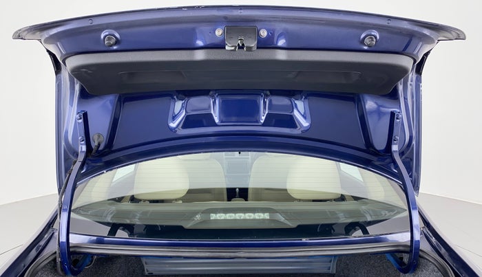 2015 Volkswagen Vento HIGHLINE 1.2 TSI AT, Petrol, Automatic, 46,343 km, Boot Door Open
