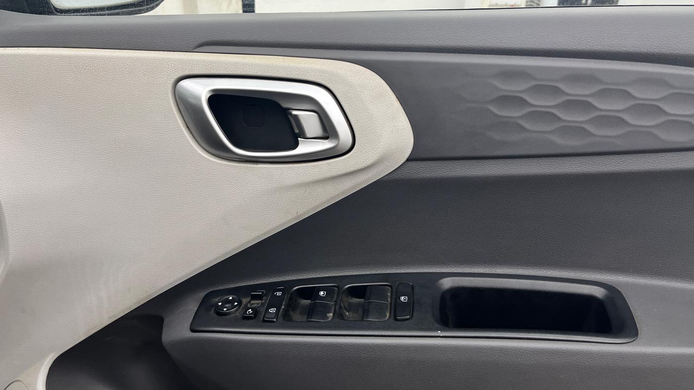 2020 Hyundai GRAND I10 NIOS SPORTZ U2 1.2 CRDI, Diesel, Manual, 97,794 km, Driver Side Door Panels Control