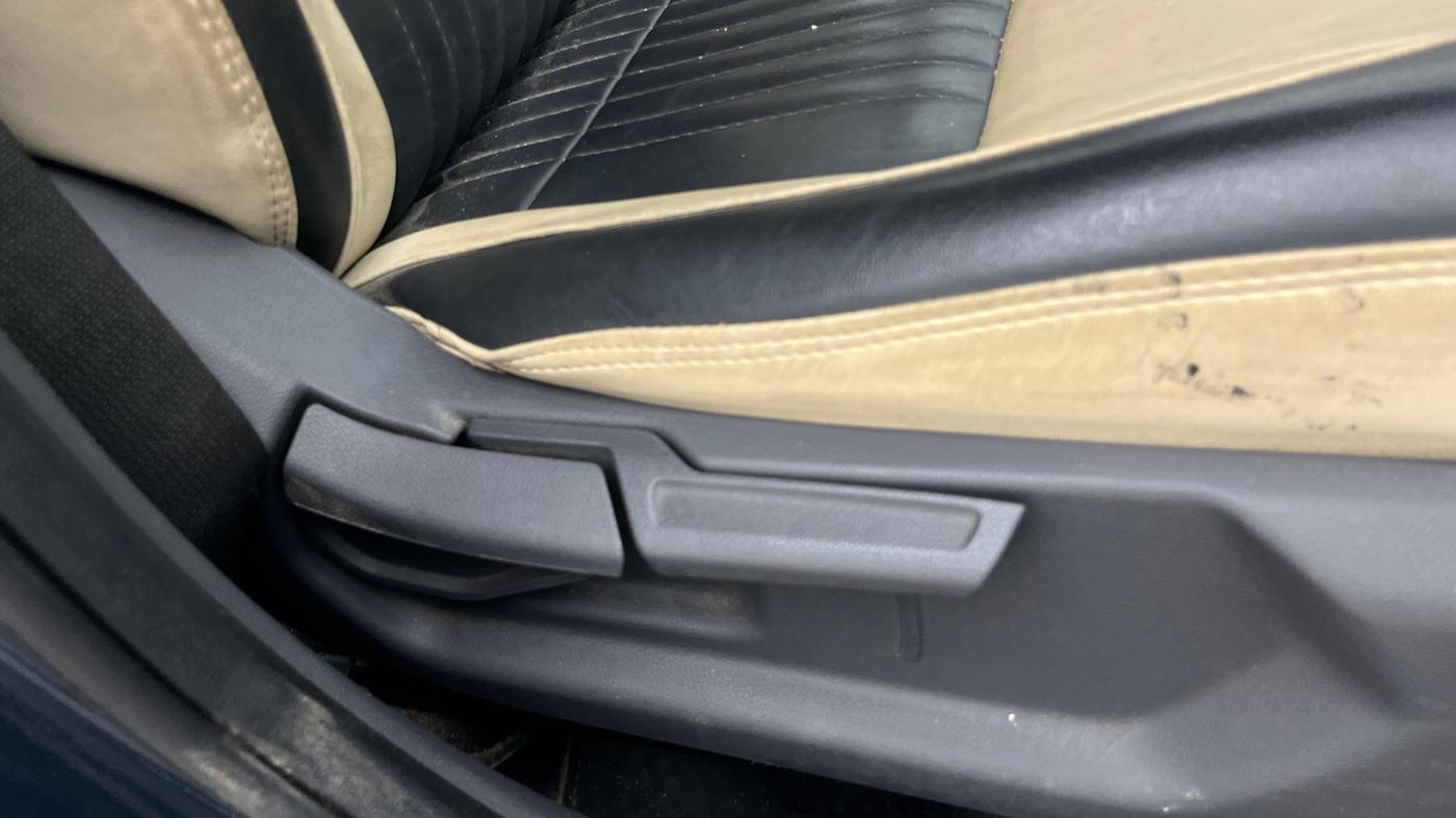 2020 Hyundai GRAND I10 NIOS SPORTZ U2 1.2 CRDI, Diesel, Manual, 97,794 km, Driver Side Adjustment Panel