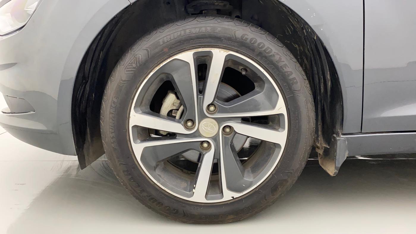 2021 Tata ALTROZ XZ DIESEL, Diesel, Manual, 21,355 km, Left Front Wheel
