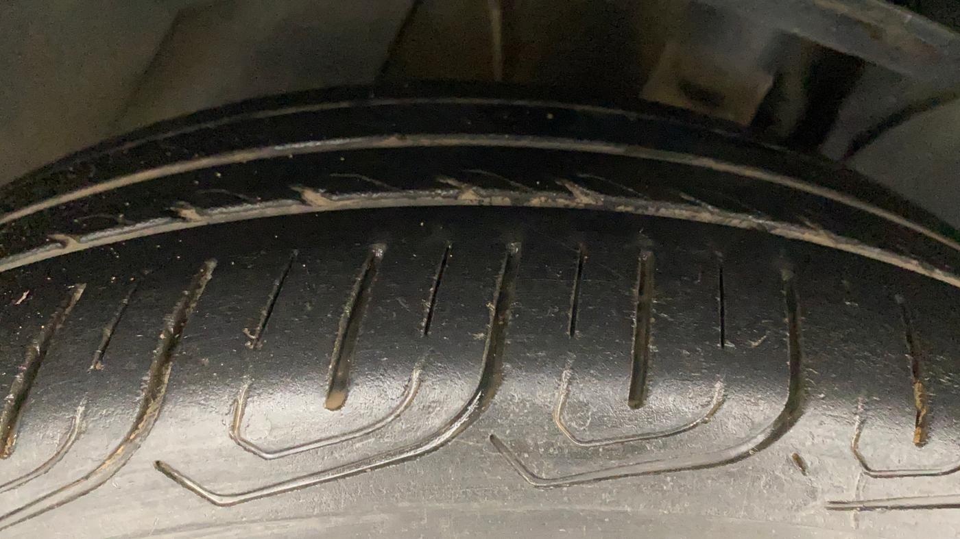 2021 Tata ALTROZ XZ DIESEL, Diesel, Manual, 21,355 km, Right Front Tyre Tread