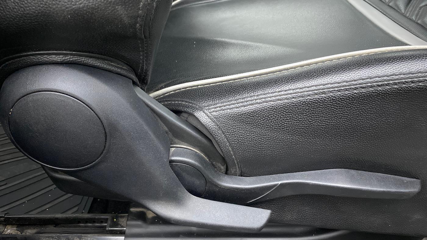 2021 Maruti Swift VXI, Petrol, Manual, 22,321 km, Driver Side Adjustment Panel