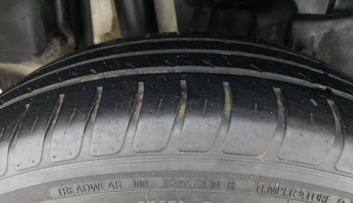 2021 Maruti Swift VXI, Petrol, Manual, 22,321 km, Right Rear Tyre Tread