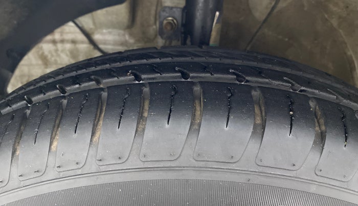 2021 Maruti Swift VXI, Petrol, Manual, 22,321 km, Left Front Tyre Tread