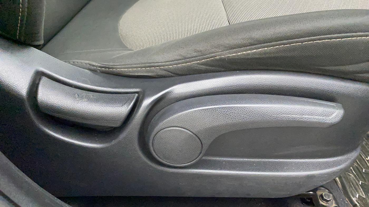 2016 Hyundai Creta SX PLUS AT 1.6 PETROL, Petrol, Automatic, 88,943 km, Driver Side Adjustment Panel
