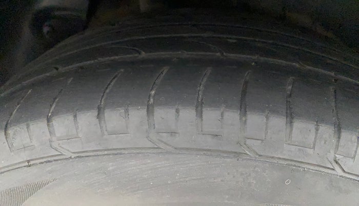 2016 Hyundai Creta SX PLUS AT 1.6 PETROL, Petrol, Automatic, 88,943 km, Right Rear Tyre Tread