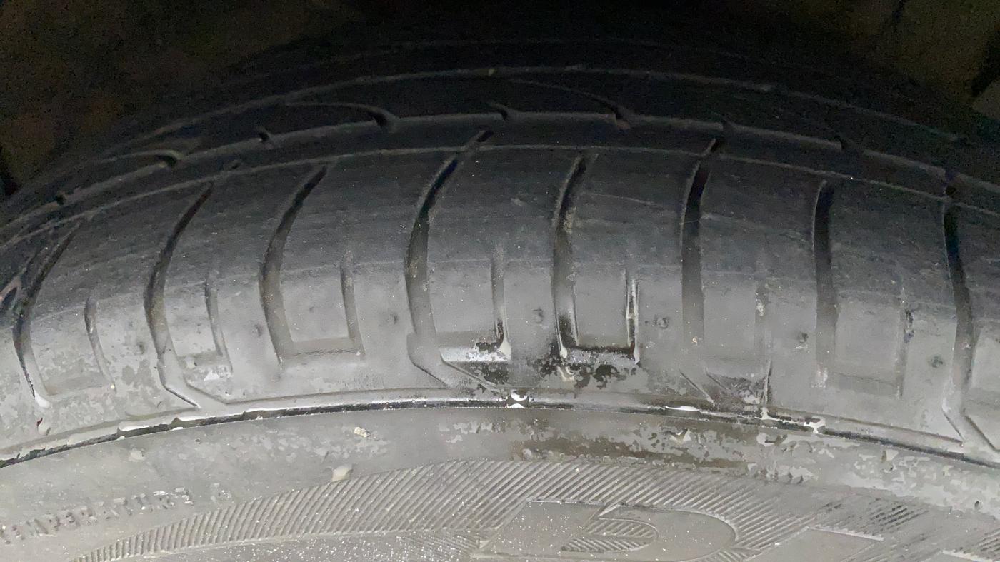 2016 Hyundai Creta SX PLUS AT 1.6 PETROL, Petrol, Automatic, 88,943 km, Right Front Tyre Tread