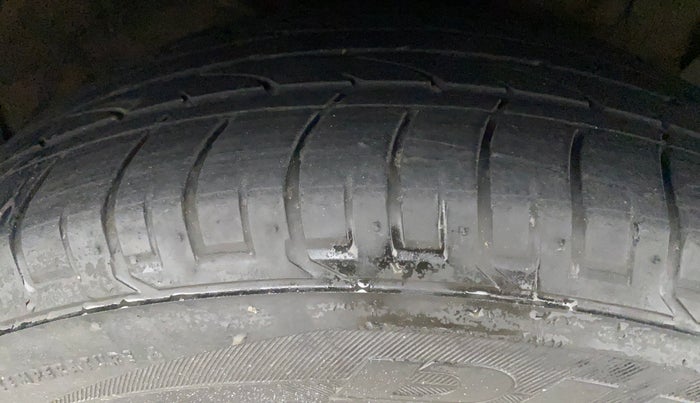 2016 Hyundai Creta SX PLUS AT 1.6 PETROL, Petrol, Automatic, 88,943 km, Right Front Tyre Tread