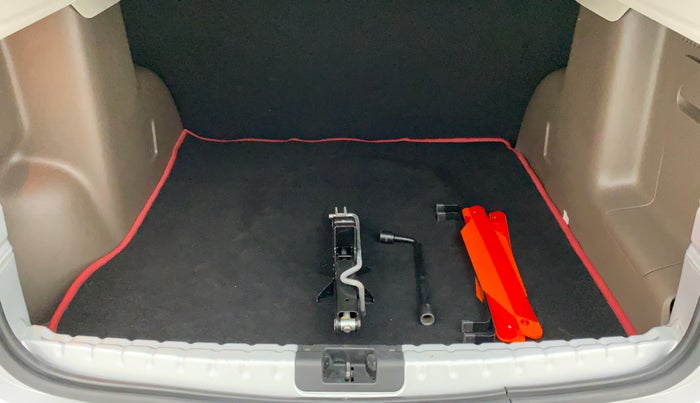 2018 Renault Duster RXS CVT 106 PS, Petrol, Automatic, 22,036 km, Boot Inside