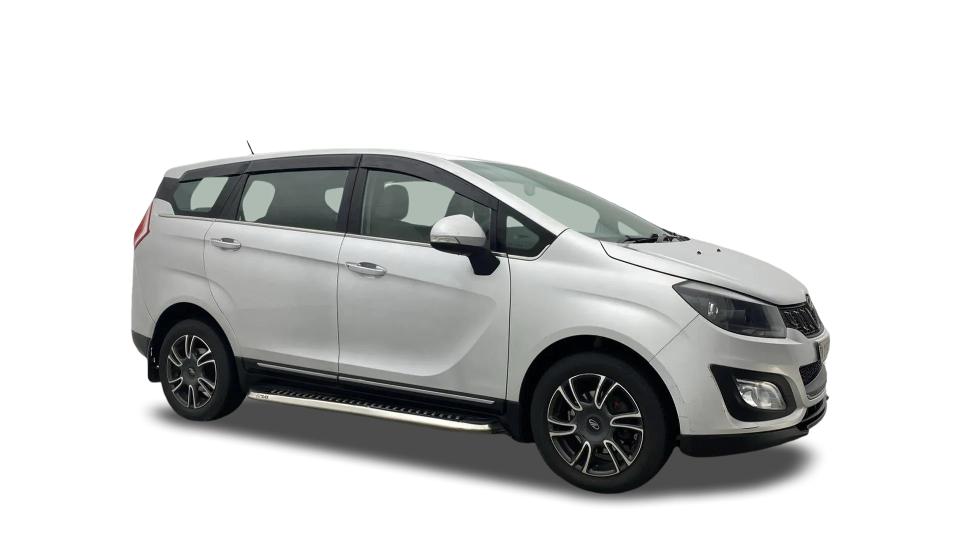 Mahindra MARAZZO-img