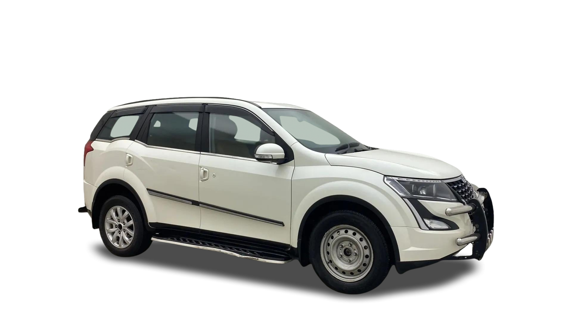 Mahindra XUV500-img