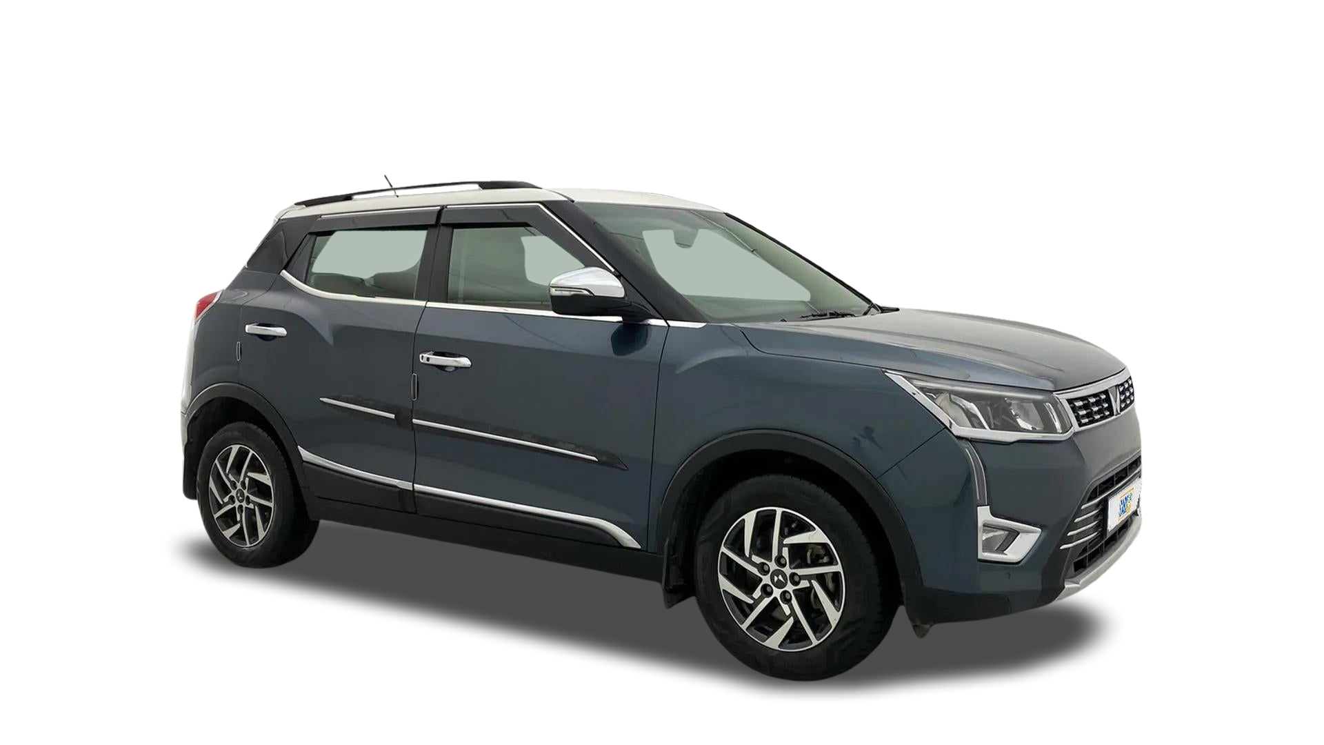 Mahindra XUV300-img