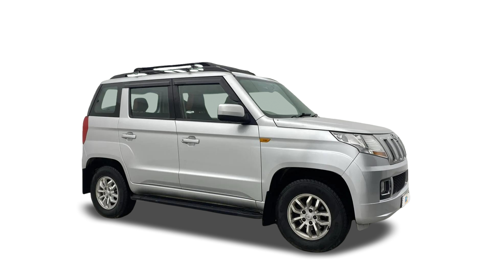 Mahindra TUV300-img