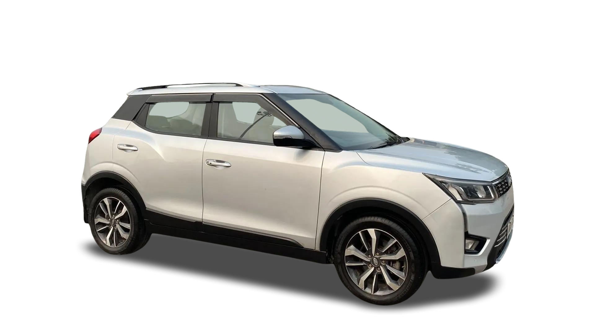 2019 Mahindra XUV300 - SUV - Petrol - Manual - ₹7.42 lakh