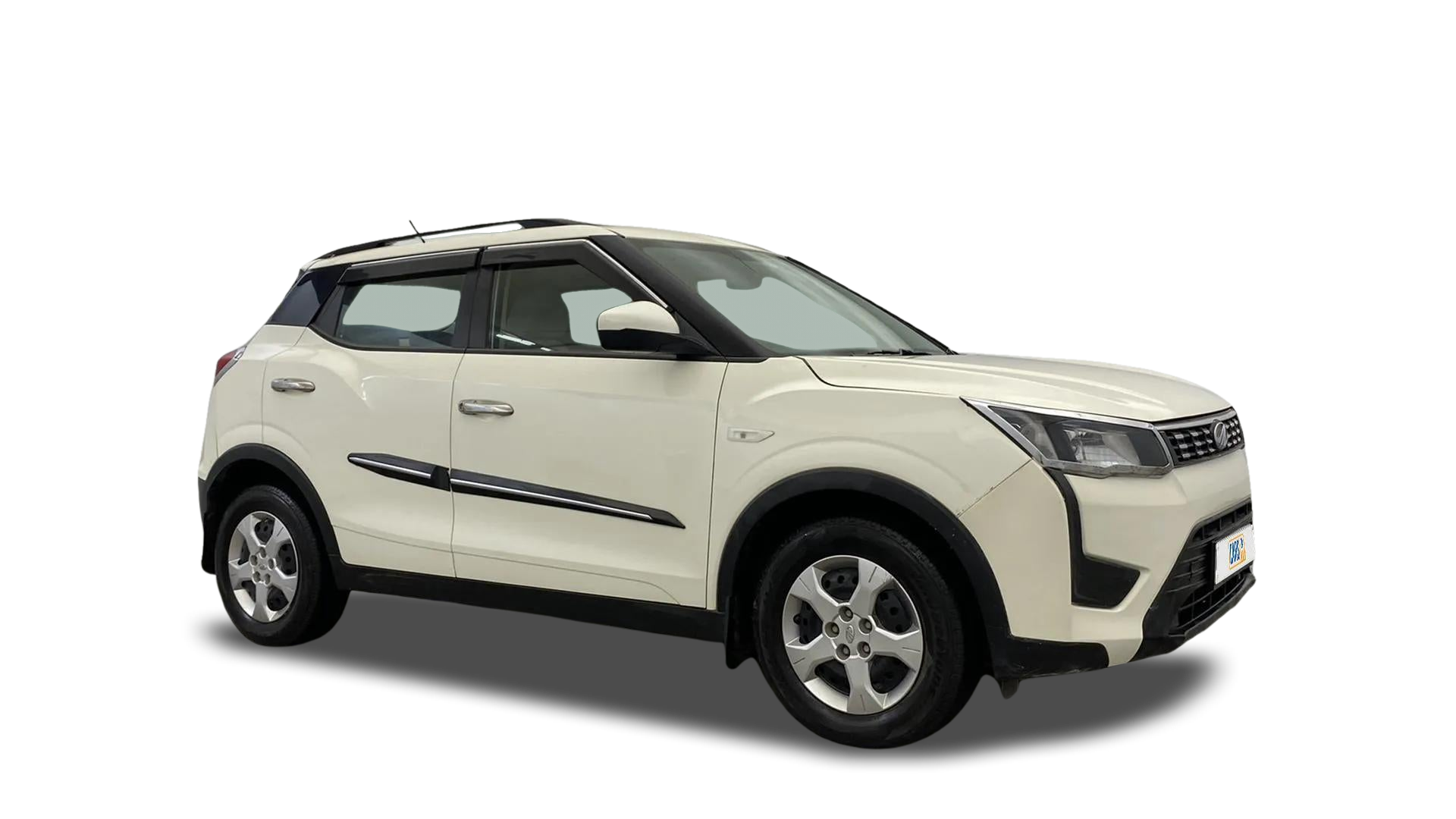 Mahindra XUV300-img
