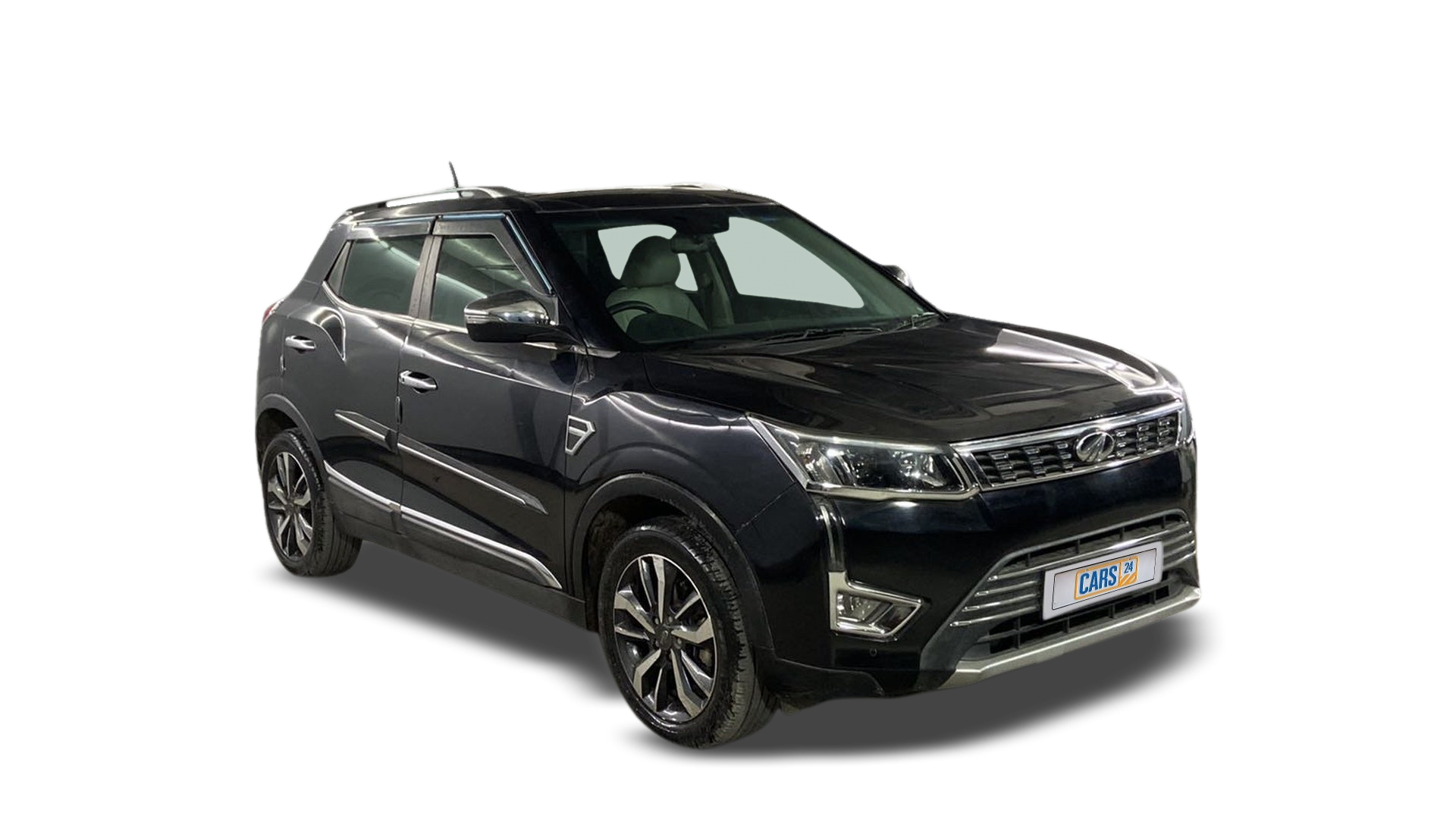 2020 Mahindra XUV300 - SUV - Petrol - Manual - ₹8.90 lakh