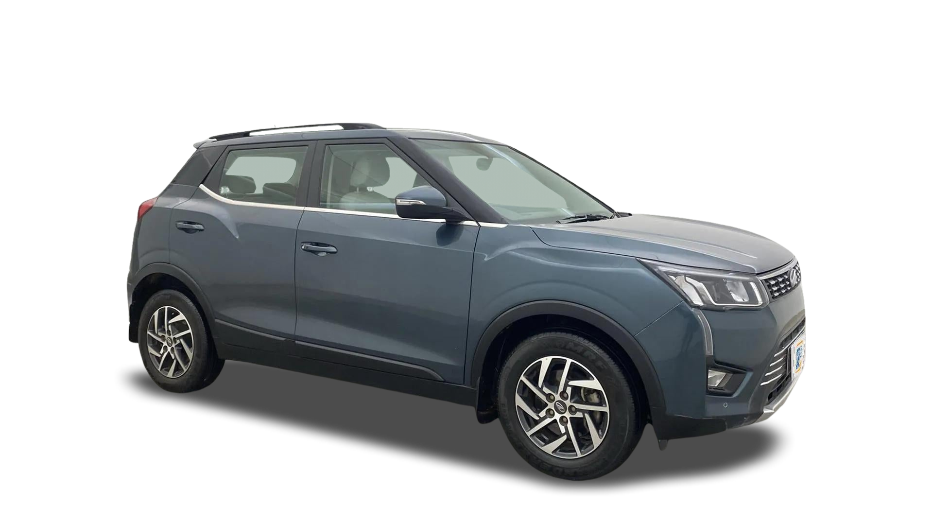 Mahindra XUV300-img