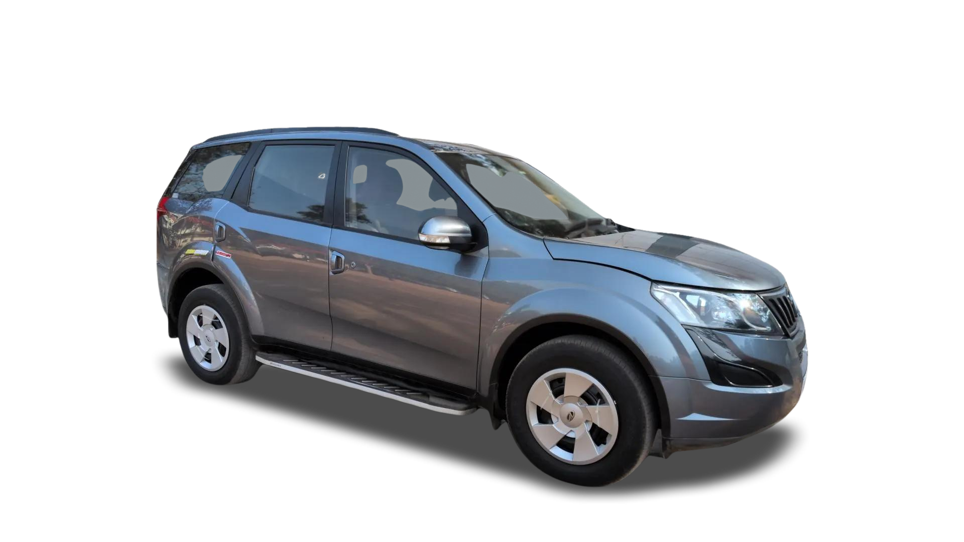 Mahindra XUV500-img