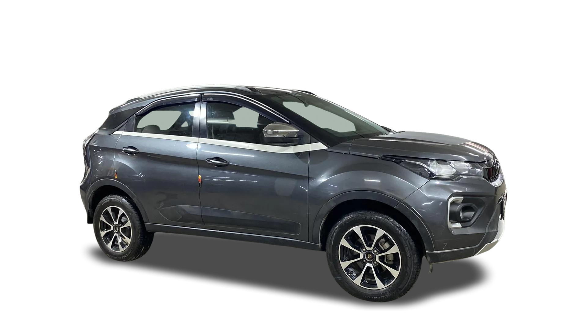 Tata NEXON-img