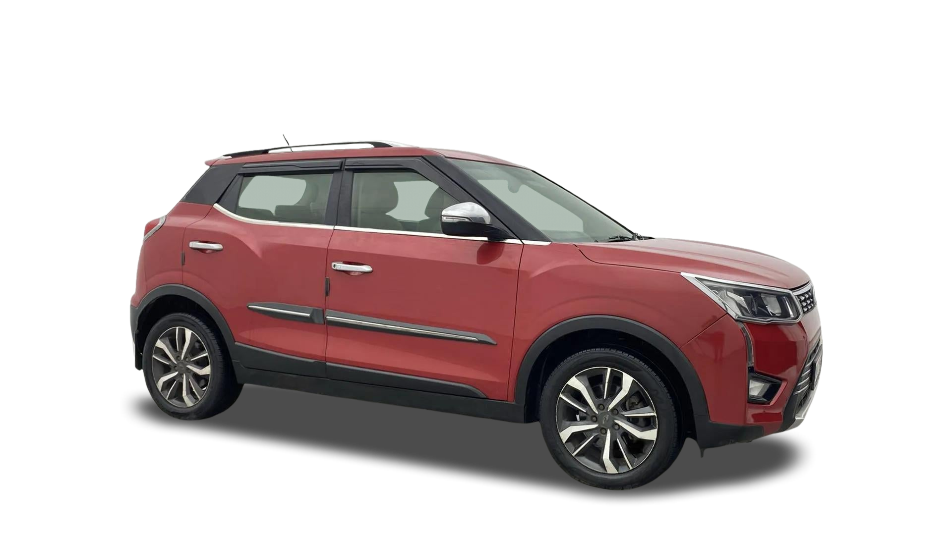 Mahindra XUV300-img