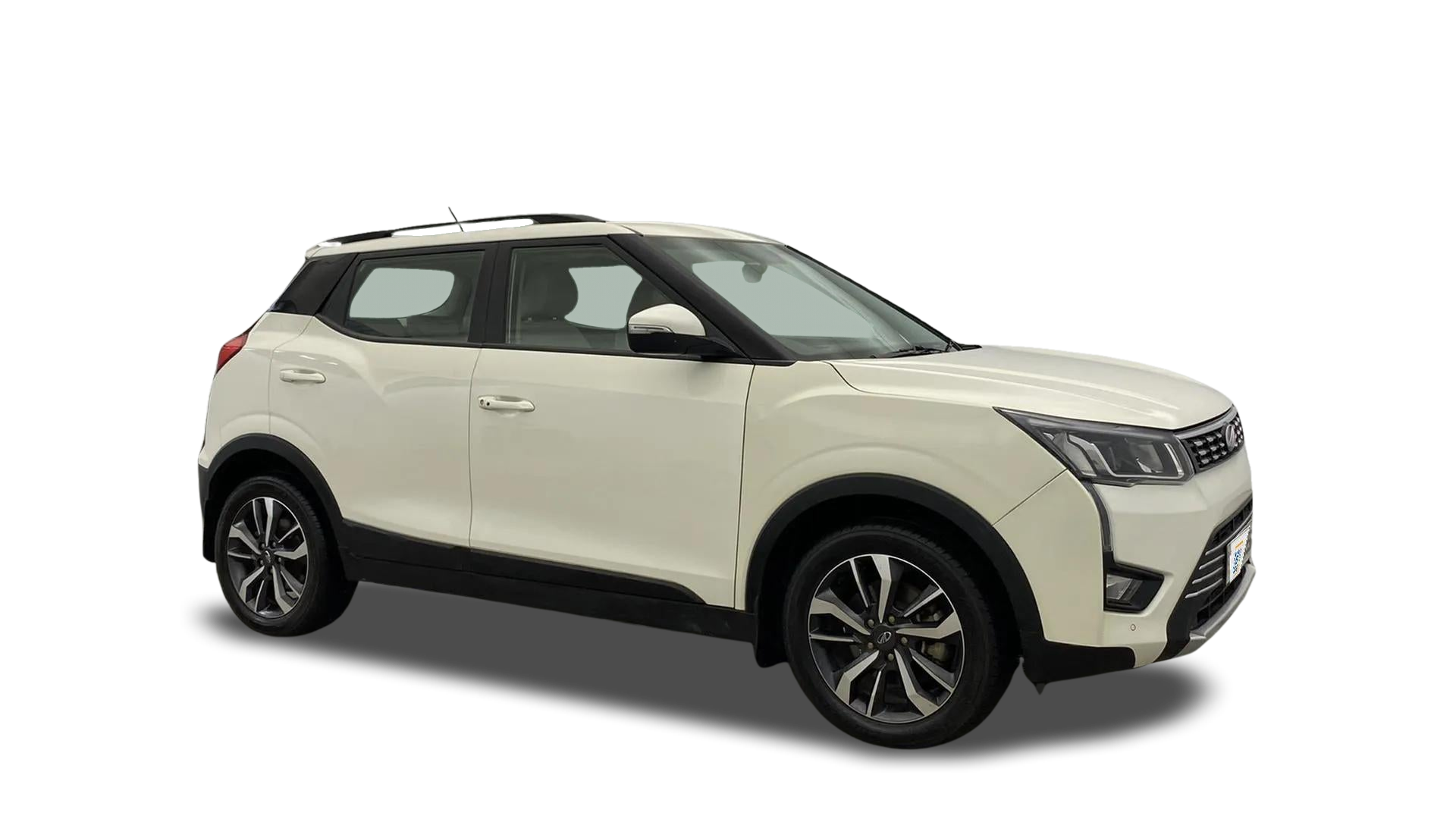 Mahindra XUV300-img