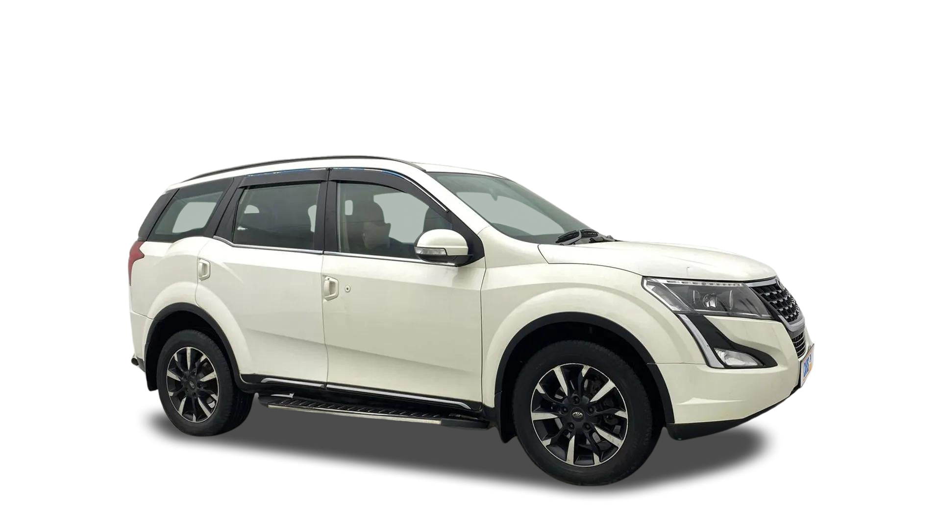 Mahindra XUV500-img