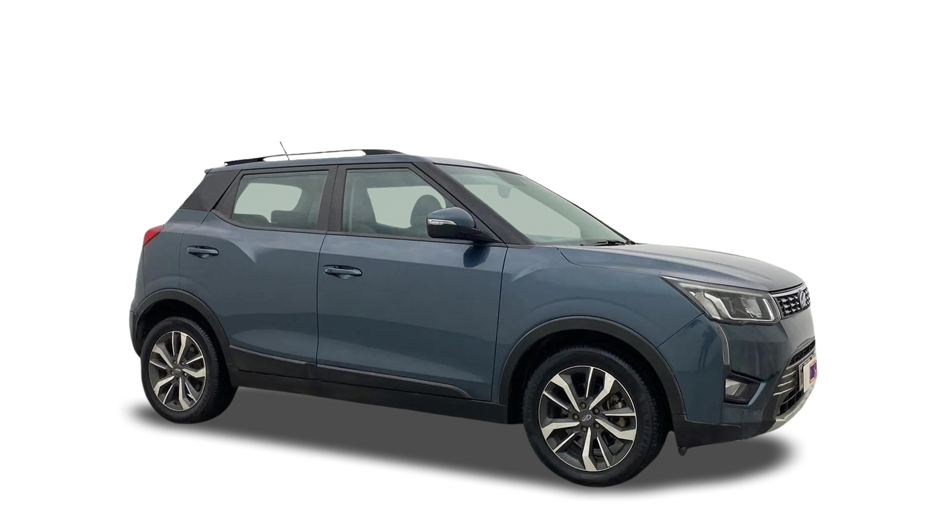 Mahindra XUV300-img