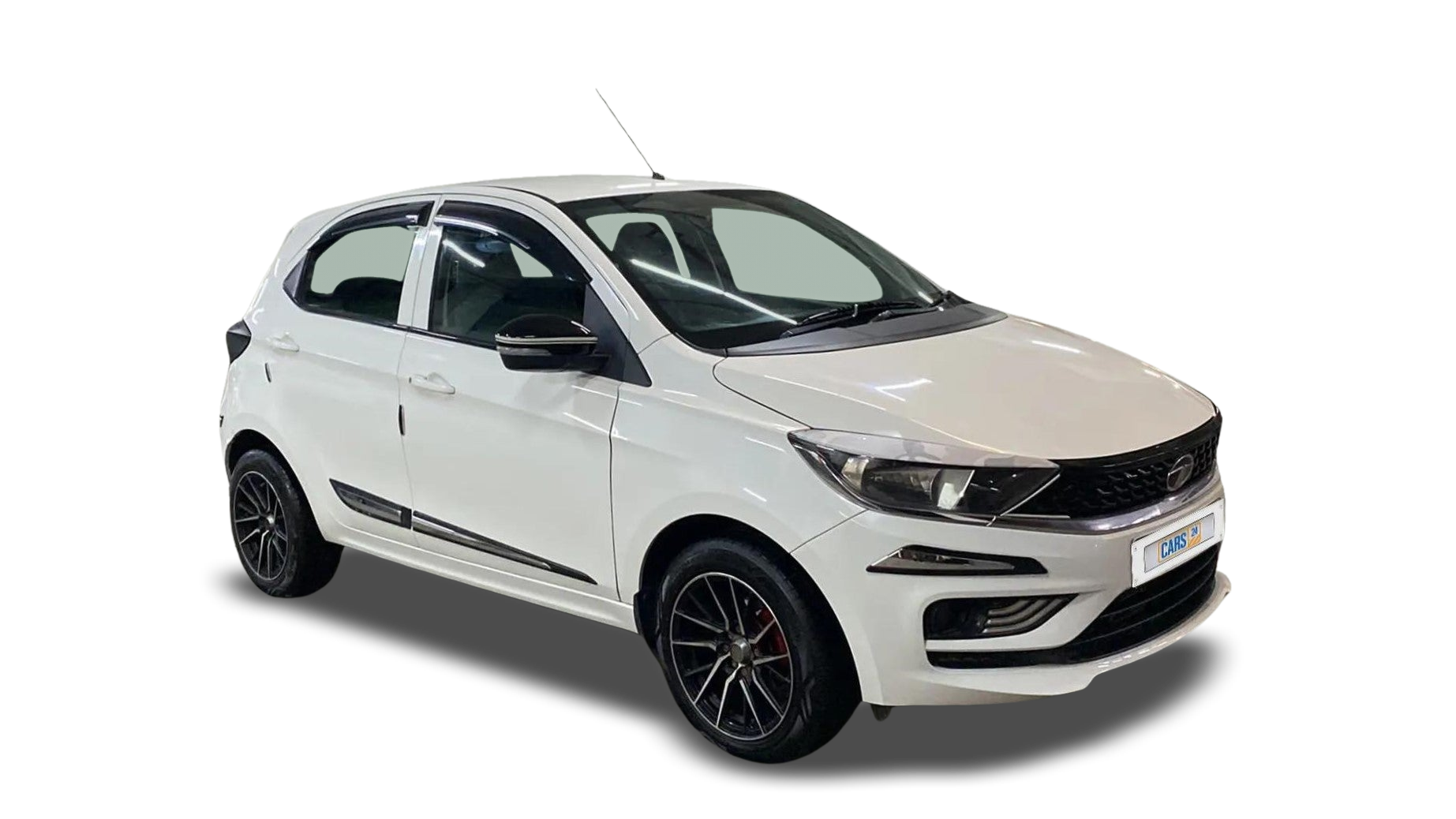 Tata Tiago-img