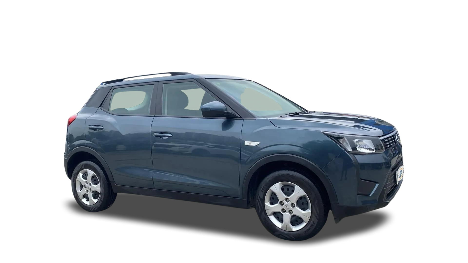 Mahindra XUV300-img