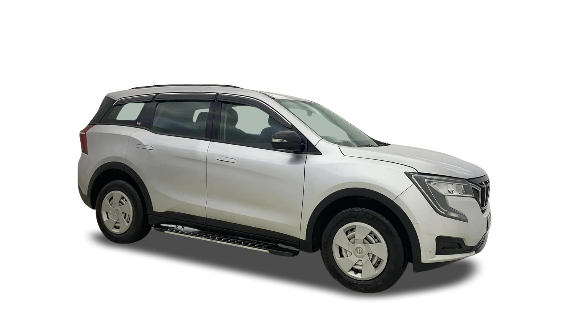 Mahindra XUV700-img