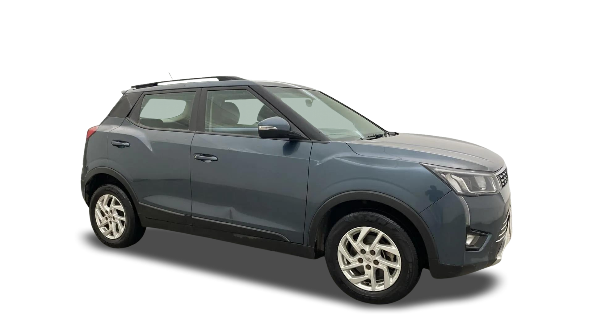 Mahindra XUV300-img