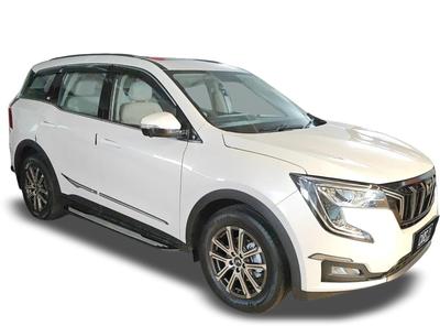 Mahindra XUV700-img