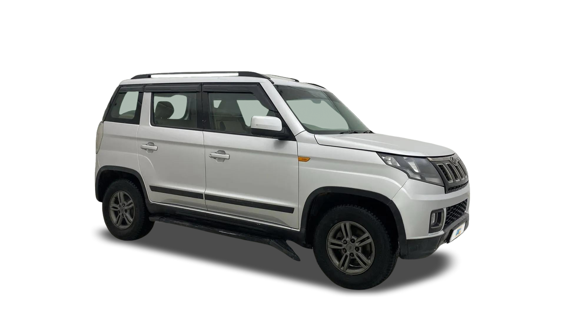 Mahindra TUV300-img