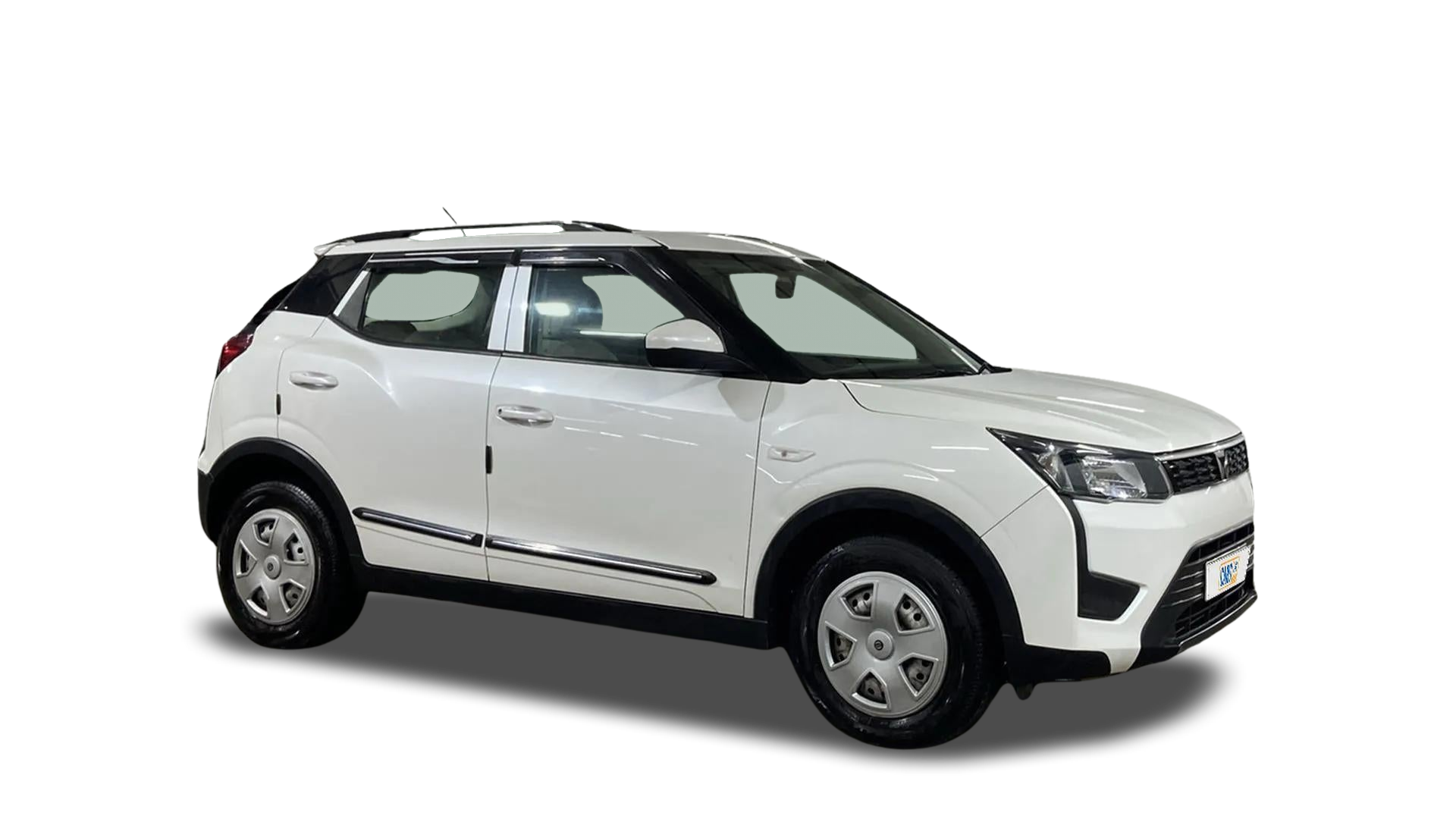 Mahindra XUV300-img