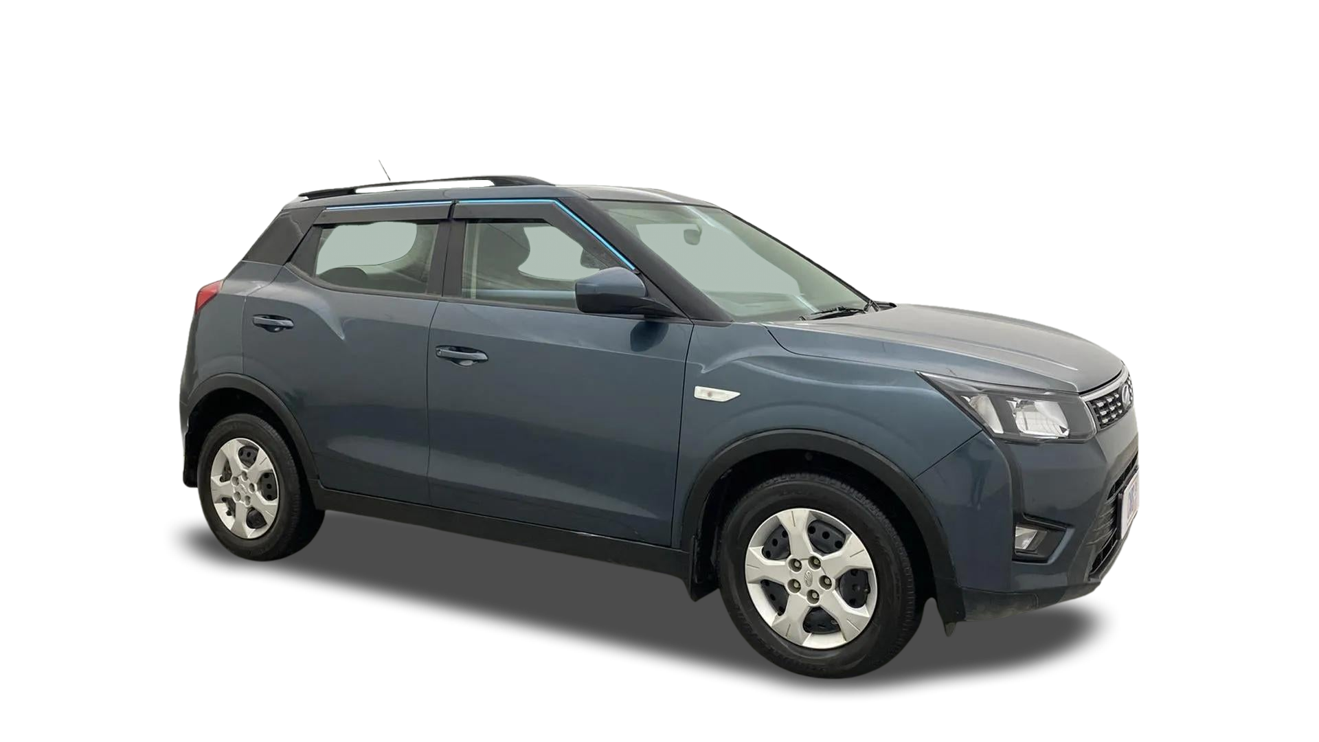 Mahindra XUV300-img