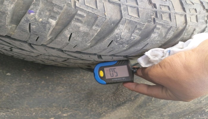 2016 Ford Endeavour TITANIUM 3.2 4X4 AT, Diesel, Automatic, 1,20,951 km, tyre