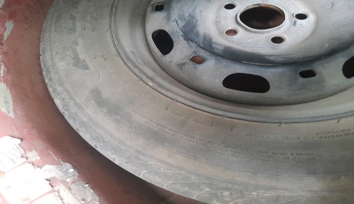 2010 Volkswagen Polo COMFORTLINE 1.2L, Diesel, Manual, 1,13,858 km, tyre