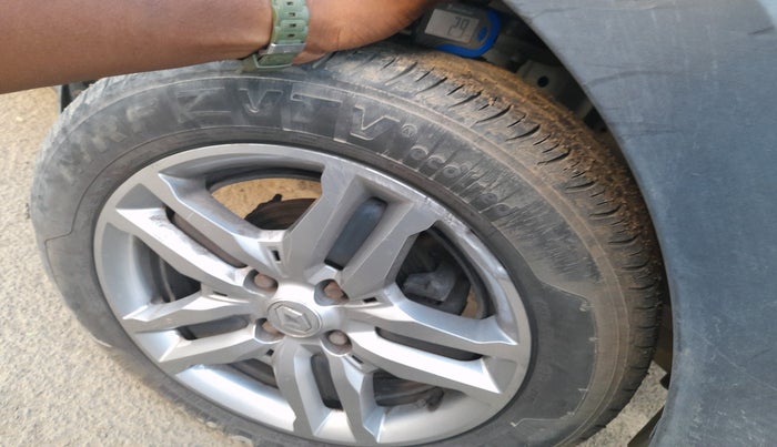 2021 Renault TRIBER RXZ, Petrol, Manual, 35,482 km, tyre