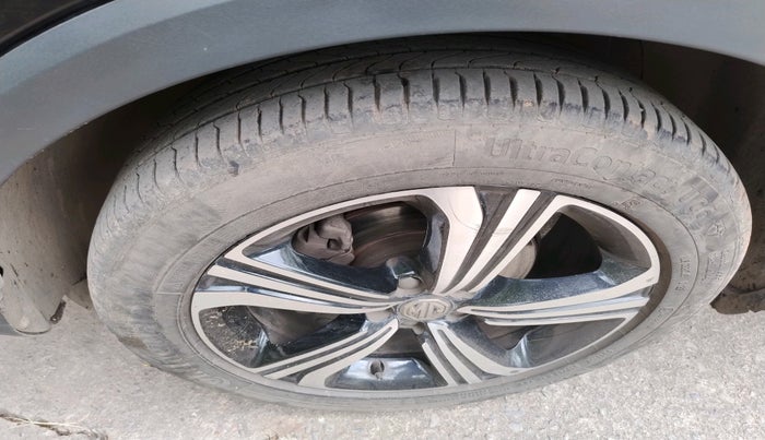 2022 MG ASTOR SHARP 1.5 MT, Petrol, Manual, 29,920 km, tyre