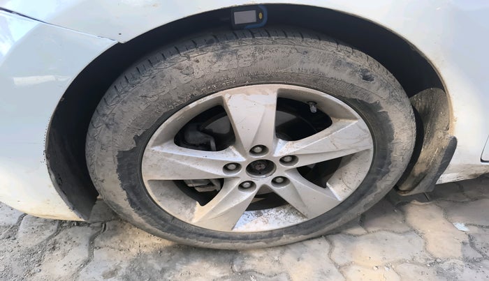 2012 Hyundai New Elantra 1.6 SX (O) AT CRDI, Diesel, Automatic, 8,90,000 km, tyre