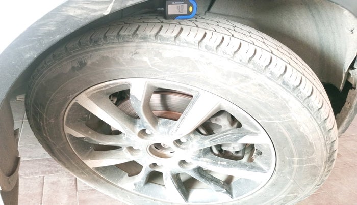 2019 Mahindra XUV500 W11, Diesel, Manual, 1,65,632 km, tyre