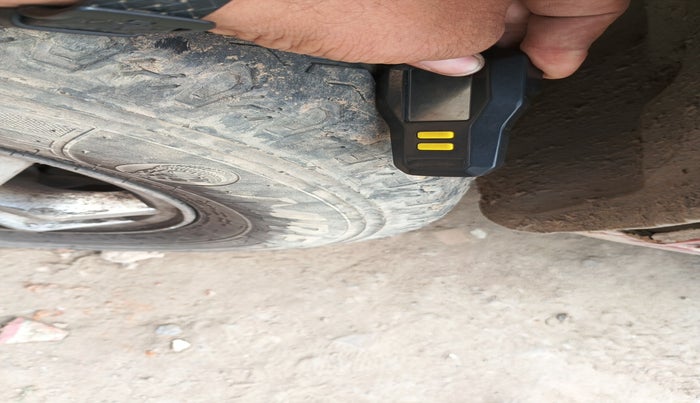 2016 Mahindra TUV300 T8, Diesel, Manual, 84,652 km, tyre